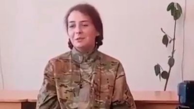 Розмовляла українською і жартувала: російські пропагандисти показали відео з "Пташкою" з "Азовсталі"