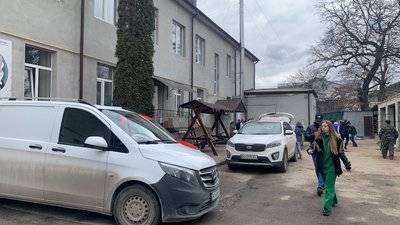 До Тернополя евакуювали онкохворих дітей з інституту раку