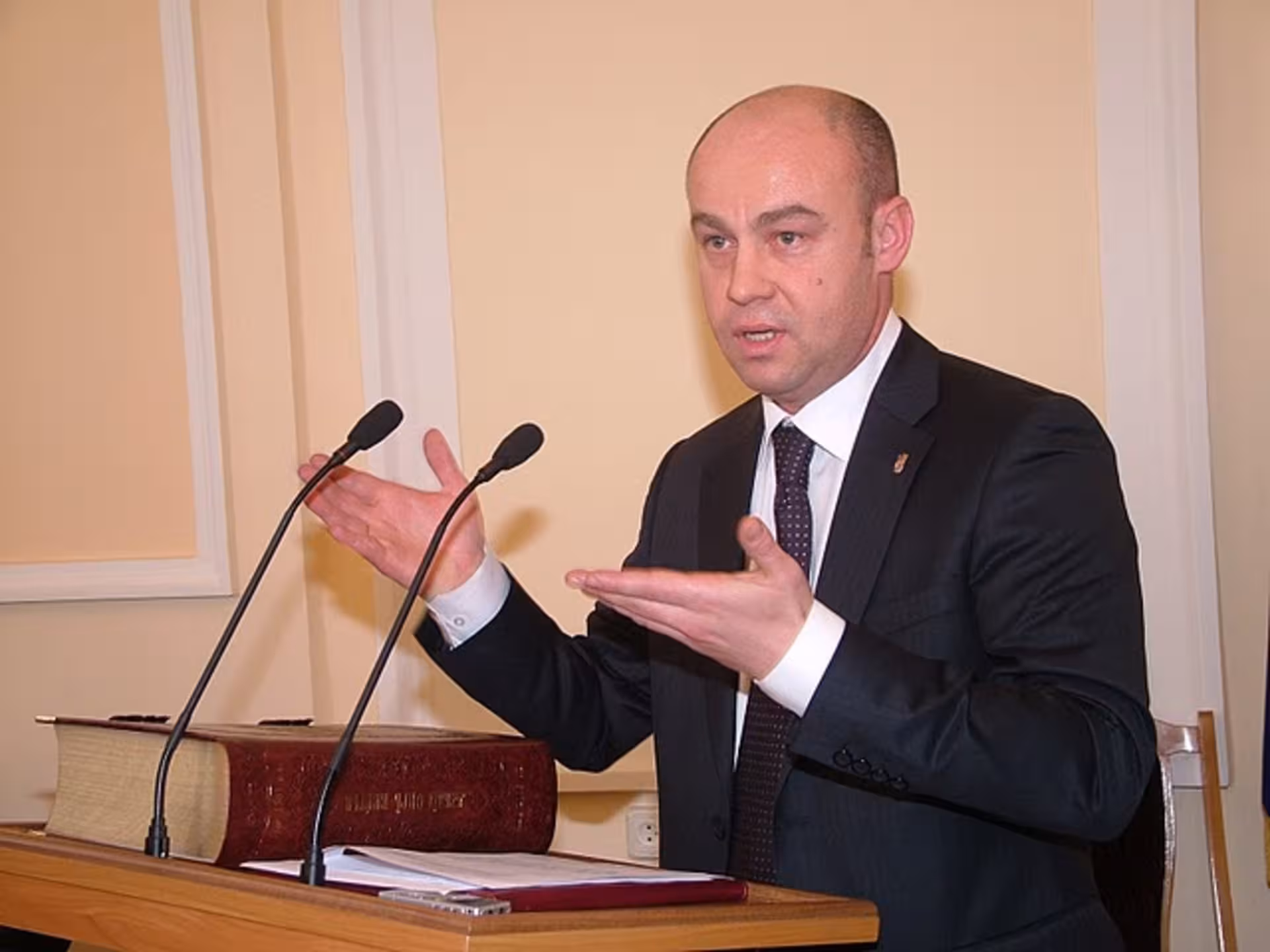 Надал, виявляється, вже виконав виборчі обіцянки