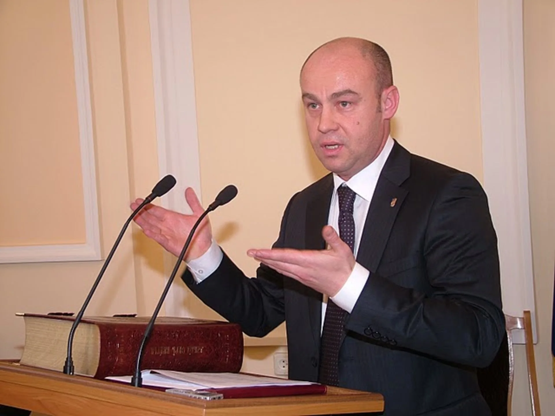 Надал, виявляється, вже виконав виборчі обіцянки