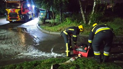 Під час вчорашньої зливи у Тернополі підтопило багатоповерхівку