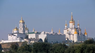 Шахрайство у великих обсягах: у Почаївській Лаврі проводять обшуки та слідчі дії