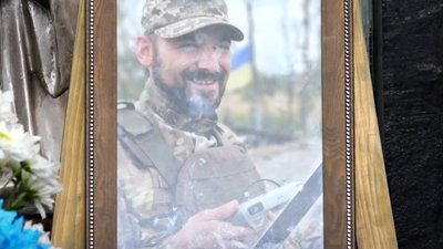 Обожнював футбол та риболовлю: у Тернополі попрощалися із захисником, котрий загинув ще влітку. ВІДЕО