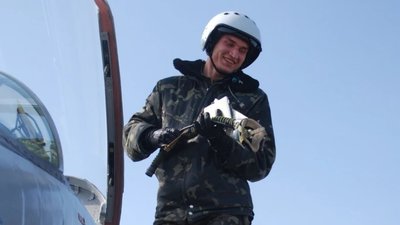 Відвів машину від населеного пункту, але катапультуватися не встиг: під час відбиття атаки героїчно загинув пілот F-16