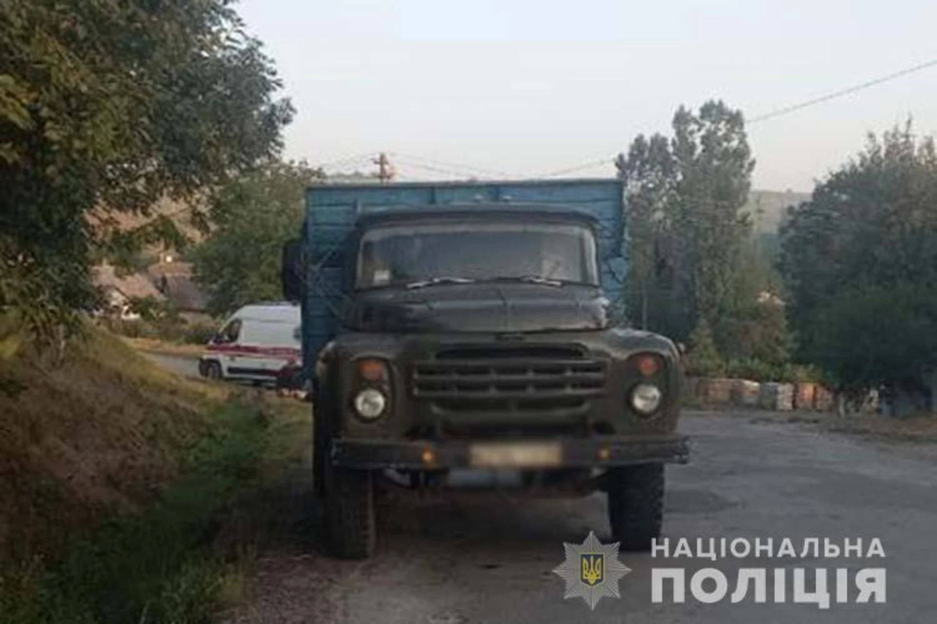 Один загинув на місці: на Тернопільщині двоє чоловіків випали з вантажівки