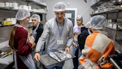 У Тернополі організовують кулінарні майстер-класи для підлітків. ФОТО