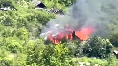 У "проклятому" дачному кооперативі в Тернополі знову палає будинок. ВІДЕО