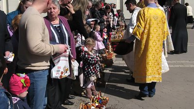 Великодні кошики будуть освячувати довше: рішення Ради Церков