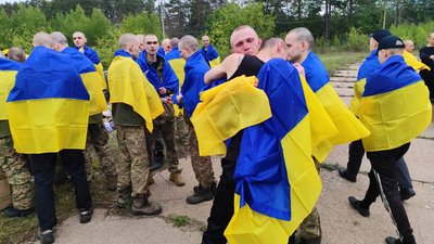 Із ворожого полону повернулися ще дві сотні українських захисників. ФОТО, ВІДЕО