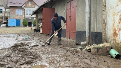 "Стіна води йшла. То була біда чорна", - мешканці Тернопільщини оговтуються від стихії. ВІДЕО
