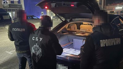 Директора лікарні затримали на хабарі за оформленні бронювання