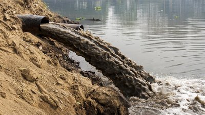 Збитків на мільйони: комунальне підприємство роками забруднювало річку на Тернопільщині