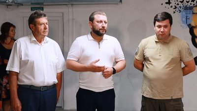 Пішов в укриття і був приємно здивований: на Тернопільщині побував заступник міністра