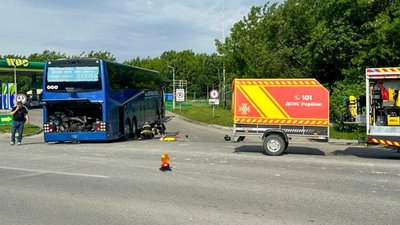 У пастці опинилися 35 дітей: автобус з туристами вивільняли рятувальники. ФОТО