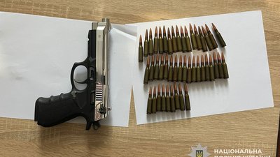Шукав покупців через "сарафанне радіо": на Тернопільщині затримали торговця зброєю
