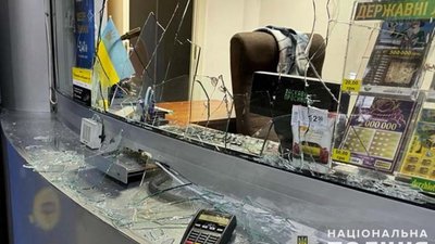 Дванадцять адмінпротоколів склали поліціянти на неадекватного "волонтера" з Тернопільщини