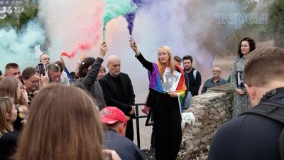 Не хотів, щоб хоронили з сумом: у Тернополі нетрадиційно попрощалися із загиблим Героєм. ВІДЕО