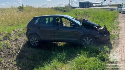 Автомобіль злетів з траси і перекинувся: жахлива ДТП на Тернопільщині. ФОТО
