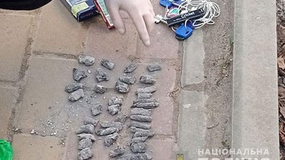 Приїхав до Тернополя "підзаробити": житель Кіровоградщини розповсюджував наркотики. ФОТО