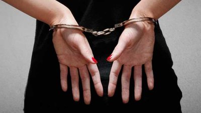 Матір-убивцю, котра задушила власну дитину, кинули за ґрати