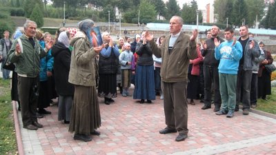 Сектанти з парку тероризують приміські села