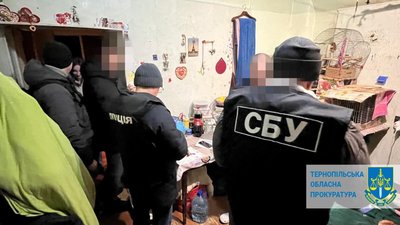 Пересилали товар "Новою поштою": на Тернопільщині спіймали банду наркодилерів. ФОТО