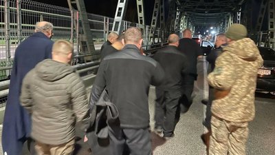 Угорщина повернула затриманих українських інкасаторів додому