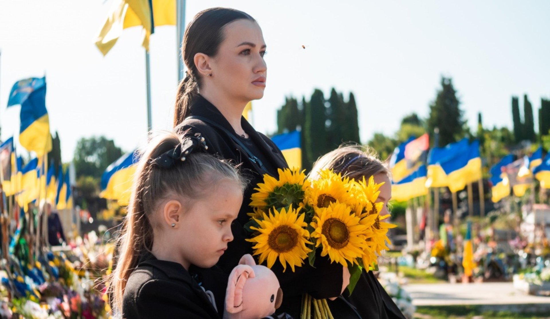 У Тернополі вшанували пам'ять полеглих захисників та захисниць України. ФОТО
