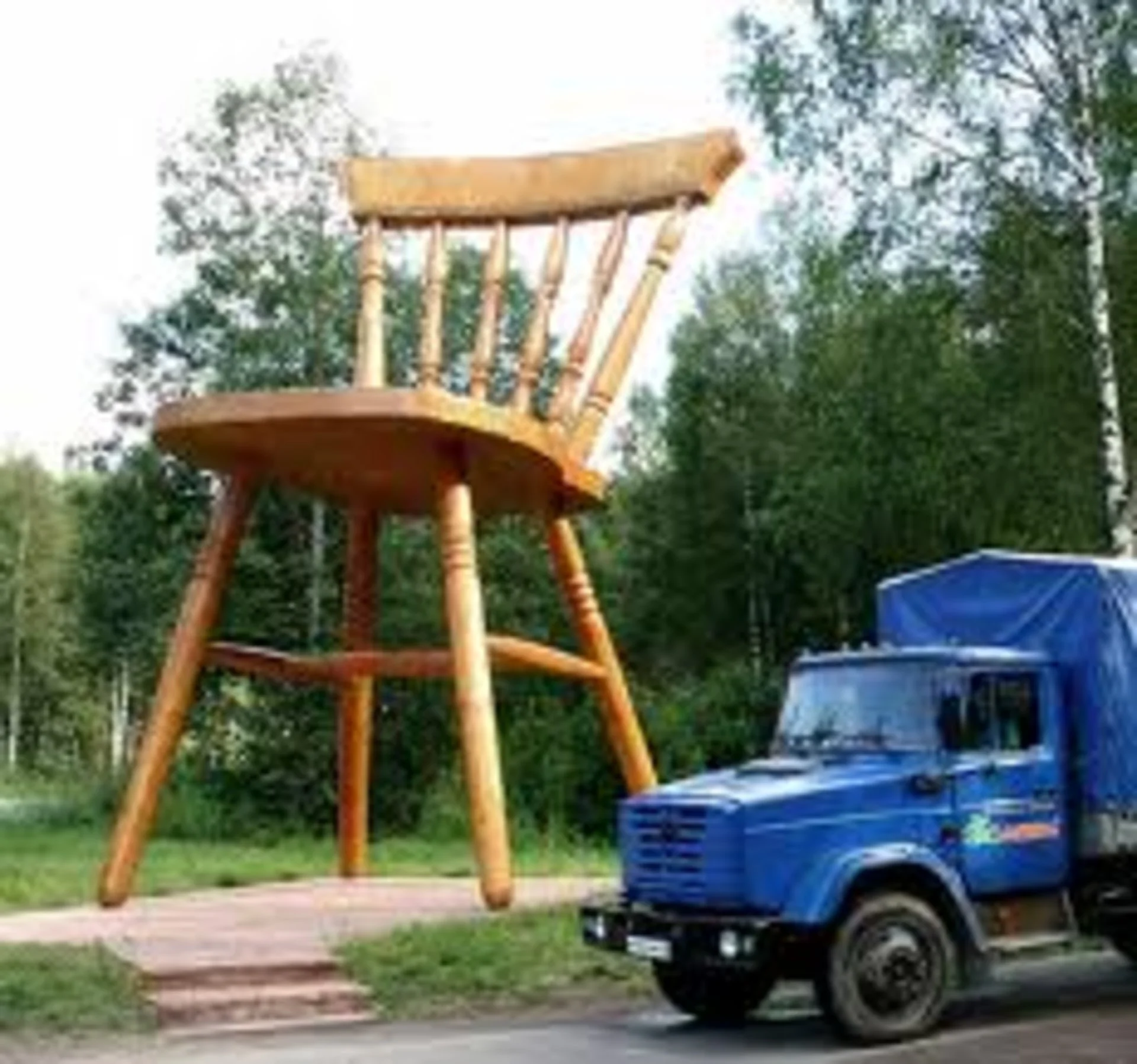 Окаринському знайшли заміну, а крісло Фартушняка виставлять на конкурс
