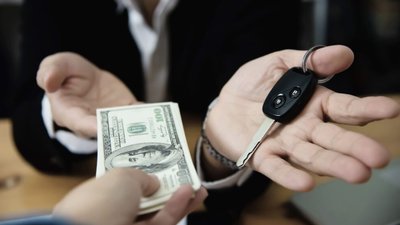 Ні грошей, ні автомобіля: мешканець Тернопільщини віддав шахраєві 128 тисяч гривень