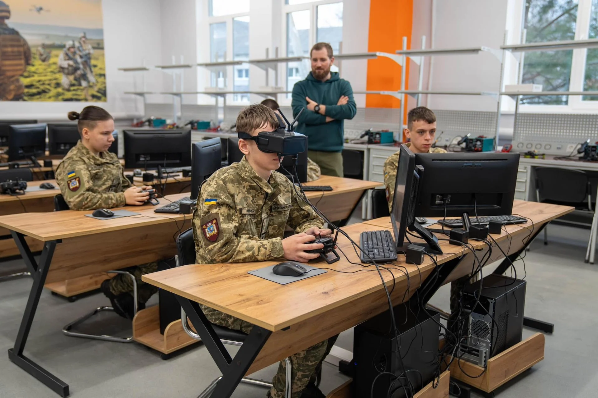 Ціна піару: на Тернопільщині терміново евакуювали центр навчання операторів БПЛА