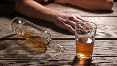 У Тернополі чоловік помер від отруєння алкоголем