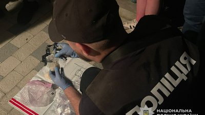 Робив 200 закладок на добу: дуже працьовитого наркодилера спіймали у Тернополі. ВІДЕО