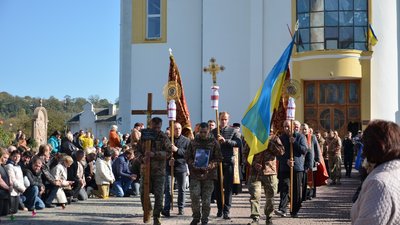 Без батька залишилися двоє синочків: на Тернопільщині прощаються із Героєм Сергієм Мальованим. ФОТО