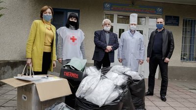 Обладнання та засоби захисту - лікарня в Ланівцях отримала допомогу від "Агропродсервісу"