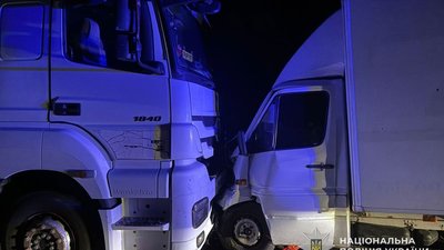 Дві вантажівки зіткнулися неподалік Тернополя