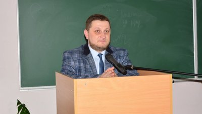 Стало погано на роботі: раптово помер директор коледжу на Тернопільщині