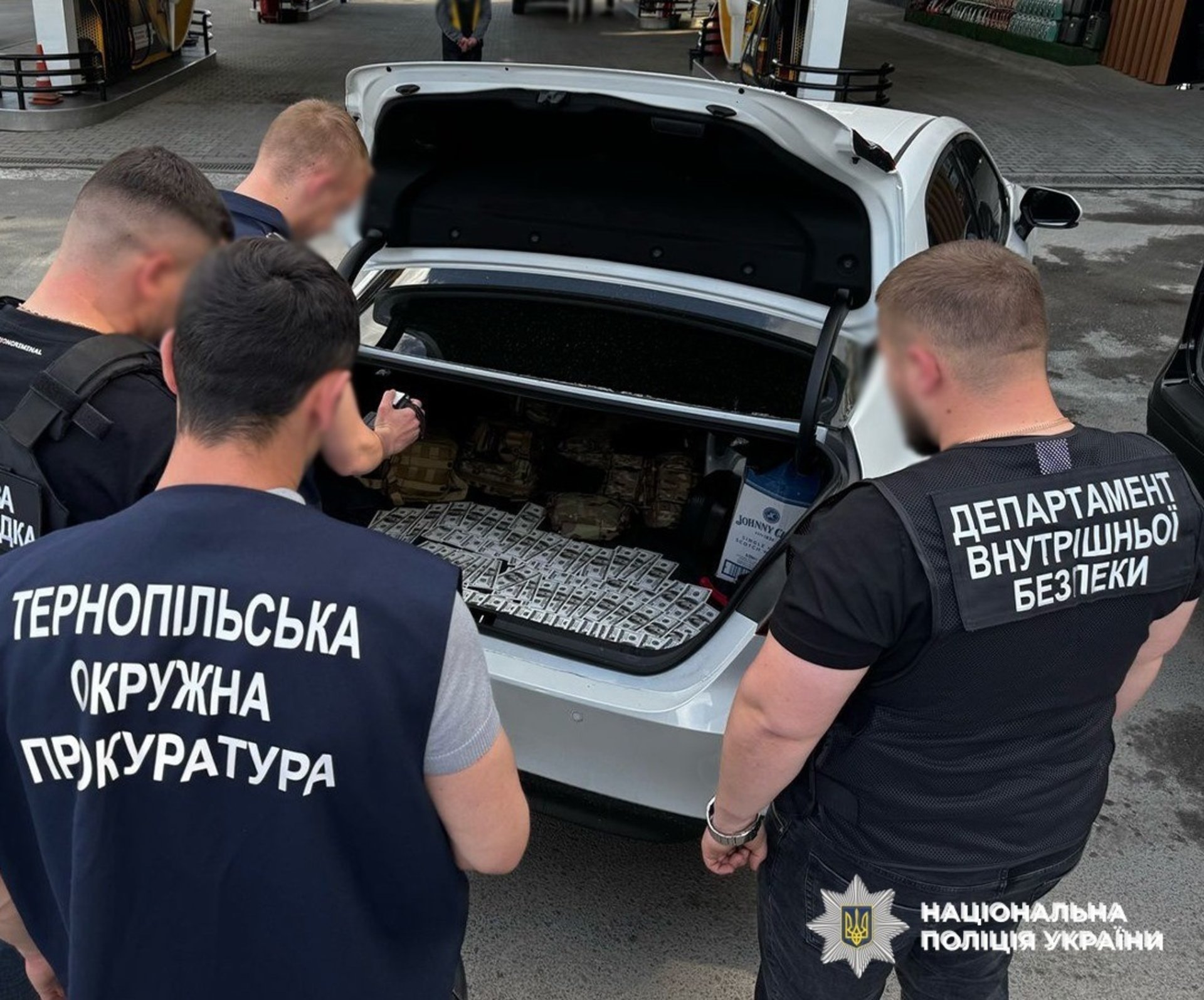 Обіцяв військовому допомогти звільнитися зі служби за 10 тисяч доларів: спіймали ще одного хабарника