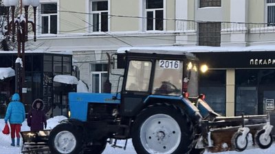 У Тернополі продовжують очищати дороги від ожеледиці