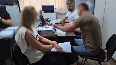 Топпосадовці Держпраці західного регіону організували схему поборів з бізнесу?