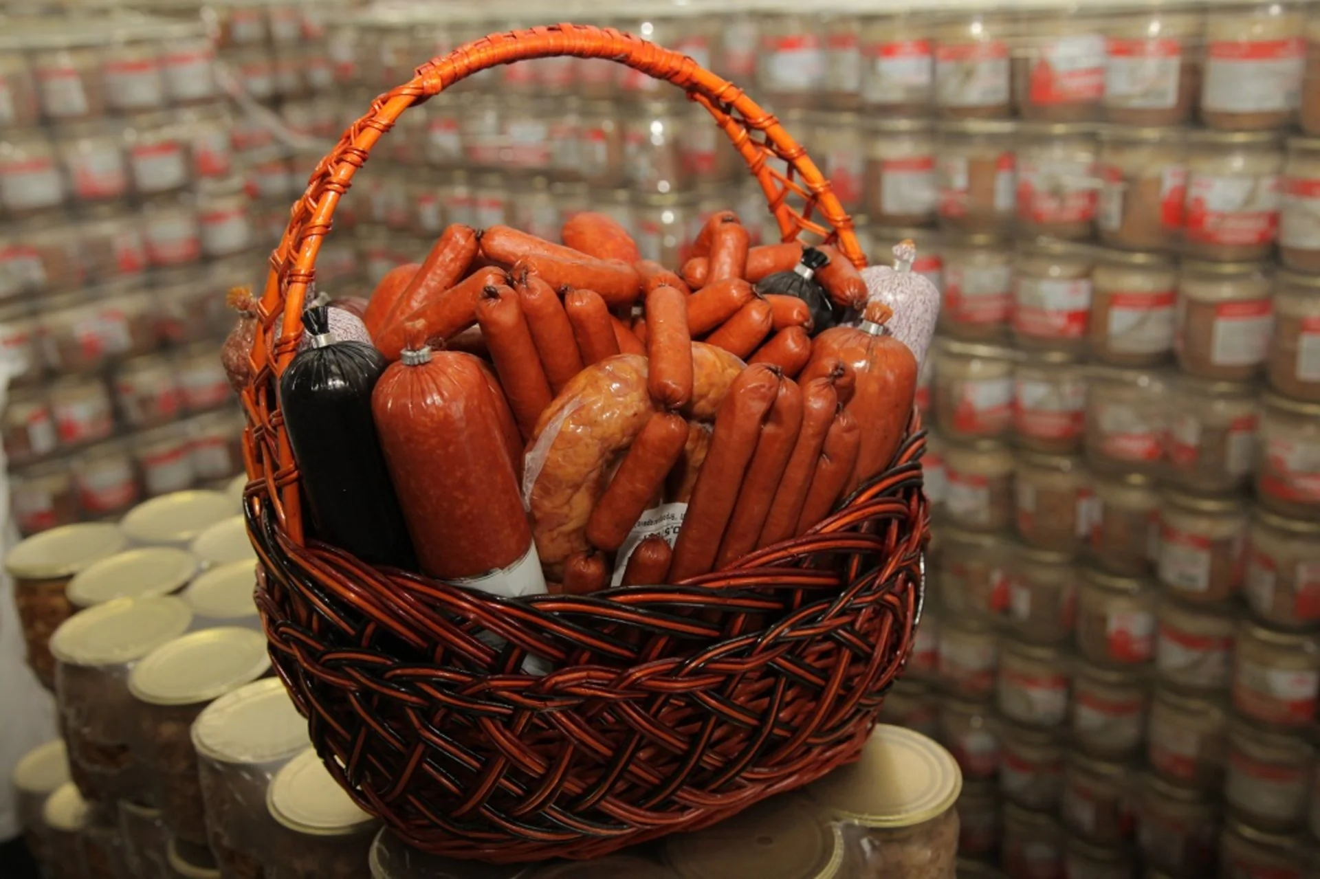 Не виходячи з дому, тернополяни можуть запастися м'ясними продуктами безкоштовно