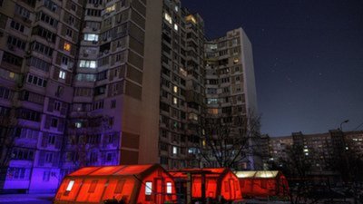 Після нічної атаки на Київ 6 тисяч багатоповерхівок без опалення