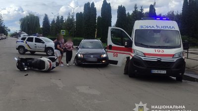 Юнак і дівчина потрапили до лікарні: жахлива ДТП на Тернопільщині