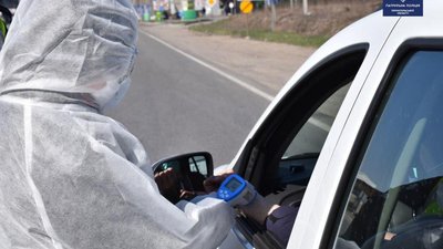 Контрольно-пропускні пости встановили на всіх в’їздах до Тернополя. ФОТО