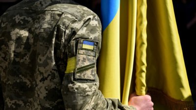 Вже увосьме: в Україні продовжили воєнний стан і мобілізацію