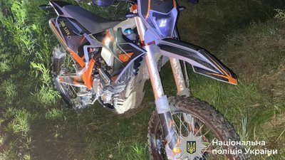 Літають, наче хрущі: ще один неповнолітній мотоцикліст "доїздився" до лікарні