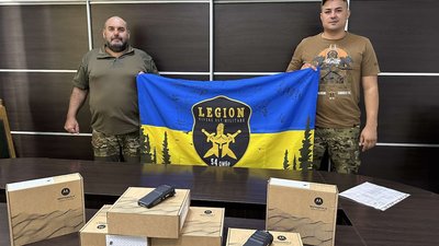 Тернопіль для ЗСУ 3 вересня передав для нову партію портативних рацій захисникам з 54-ої бригади, – Сергій Надал