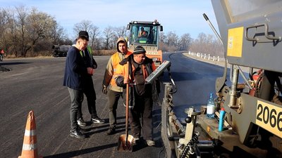 Майже 6 кілометрів нової дороги: від Мишковичів до Микулинців капітально ремонтують автошлях