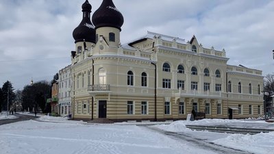 У Борщові завершили ремонт фасаду Народного дому