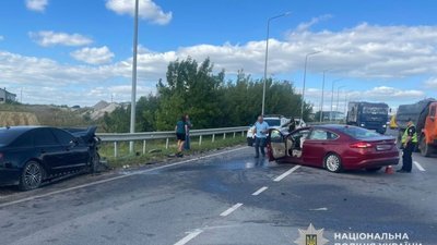 Троє людей постраждали в автотрощі біля Тернополя